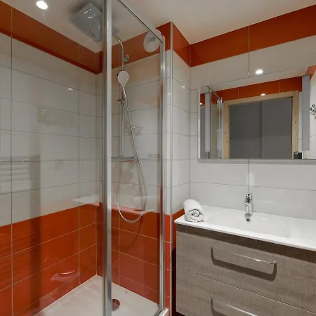 2 Pieces Renove, Balcon, Proche Pistes, Acces Bien-etre, Parking Gratuit, Animaux Admis - Fr-1-181-1986 Apartment