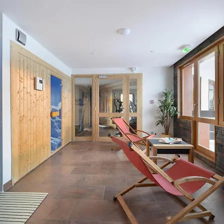 2 Pieces Renove, Balcon, Proche Pistes, Acces Bien-etre, Parking Gratuit, Animaux Admis - Fr-1-181-1986 *